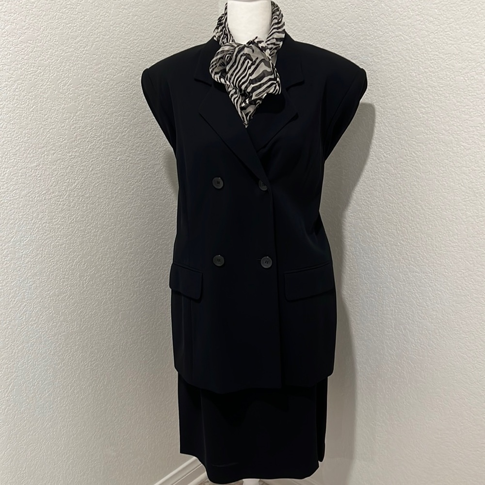 Jacqueline Ferrar 2 piece suit